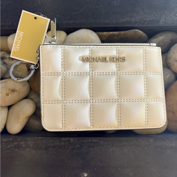 Michael Kors Cream Quilted Women's Keychain Card Holder - Picture 1 of 5